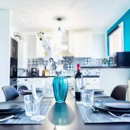Modern Blue - Disneyland Paris * Magny-le-Hongre